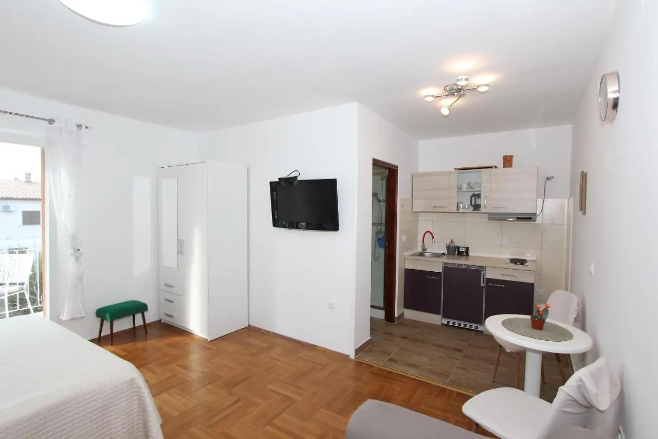Apartment Gabriel Rovigno 0*,  Croazia